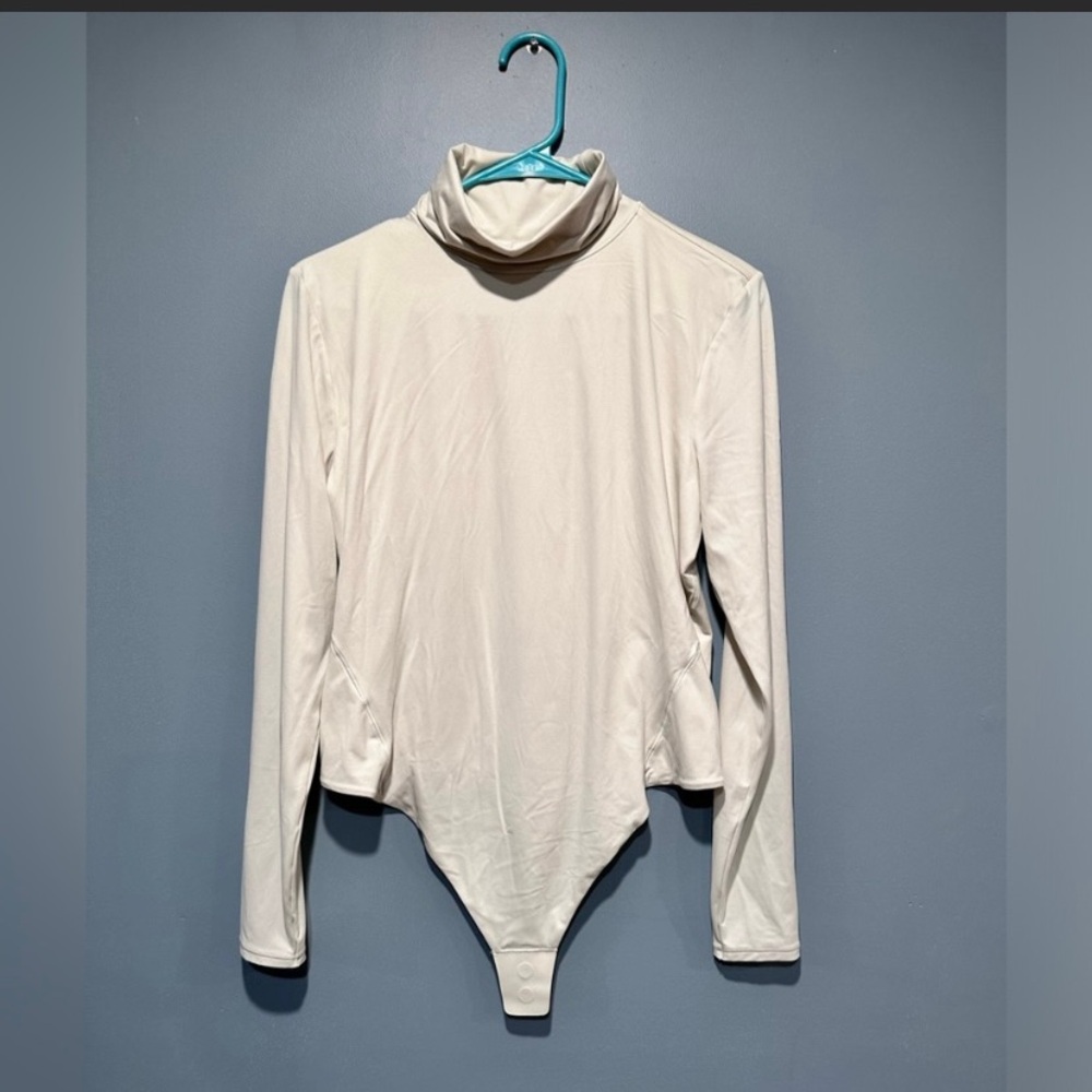 Lululemon Wundermost Bone Ultra Soft Nulu Turtleneck Bodysuit Size XL